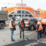 В Брянске устраняют ямочность дорог горячим асфальтом - Газета Заря
