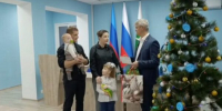Александр Богомаз исполнил мечты Маши и Тимура из подшефной Брянки ЛНР - Газета Заря