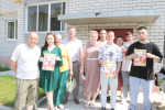 Пять трубчевских детей -сирот получили ключи от новых квартир в День семьи, любви и верности